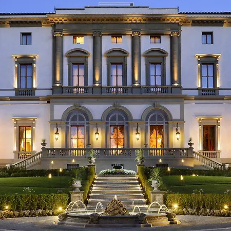 Cora Hotel